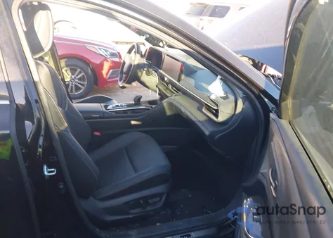 2025 Toyota Crown Signia Limited from USA, damaged, VIN JTDACAAJ9S3003909